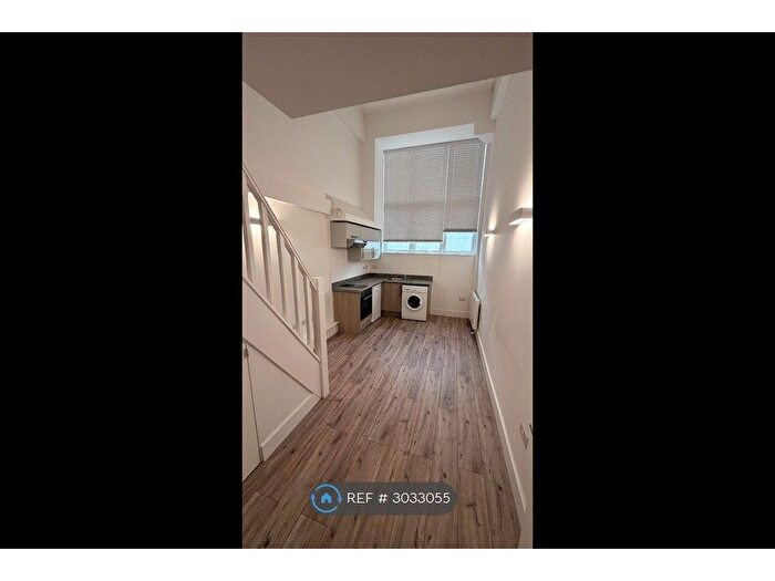 Studio To Rent In Timberwharf Road, London, N16