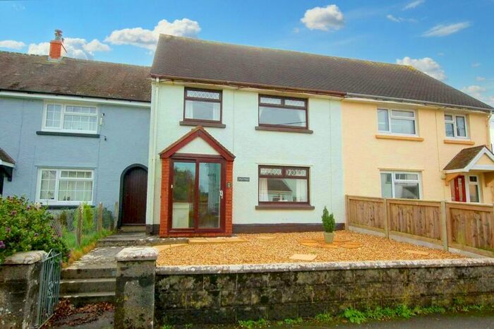 3 Bedroom Terraced House For Sale In Windsor Mead, SA71