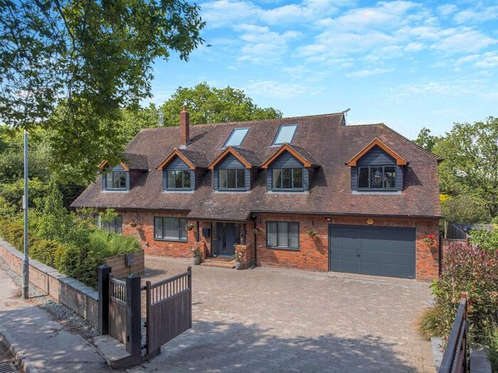 5 Bedroom Detached House For Sale In New Park Road, Newgate Street, Hertford, SG13