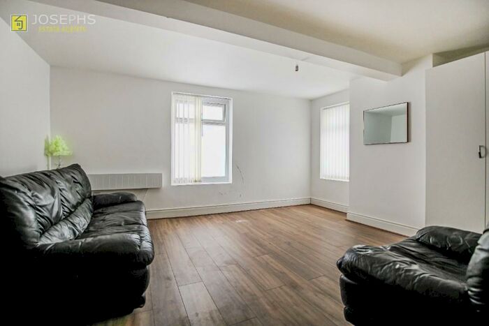 1 Bedroom Flat To Rent In Newport Street, Bolton, Greater Manchester, BL1