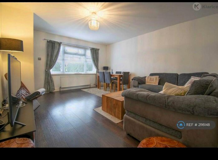 3 Bedroom End Of Terrace House To Rent In Leominster Road, Birmingham, B11