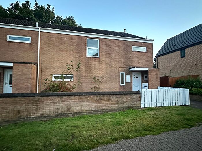 3 Bedroom Semi-Detached House To Rent In Manifold Gardens, Nottingham, NG2