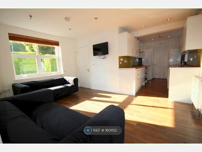 6 Bedroom Semi-Detached House To Rent In Barcombe Road, Brighton, BN1