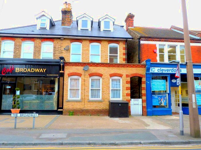 2 Bedroom Flat To Rent In The Broadway, Broadstairs, CT10