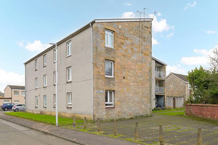 2 Bedroom Flat For Sale In Ramsay Lane, Kincardine, FK10