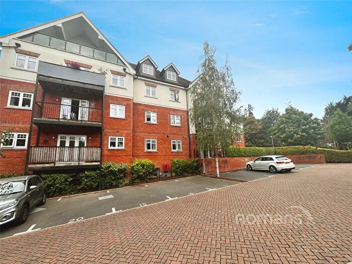 2 Bedroom Garage / Parking For Sale In Bhamra Gardens, Maidenhead, Berkshire, SL6
