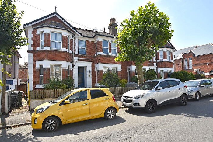 1 Bedroom Flat To Rent In Station Avenue, Sandown, PO36