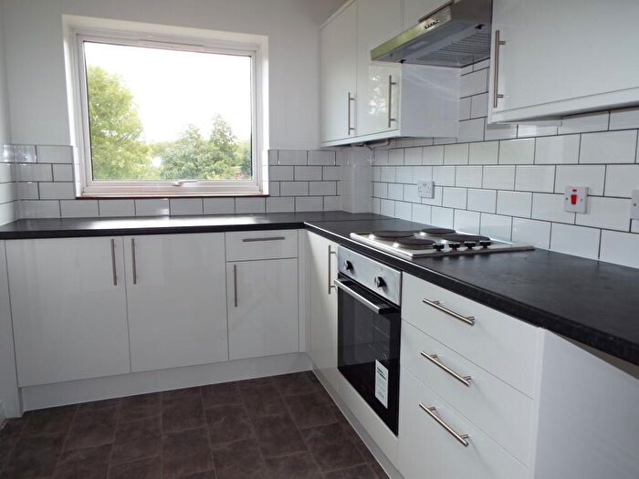 2 Bedroom Flat To Rent In Lance Croft, New Ash Green, DA3