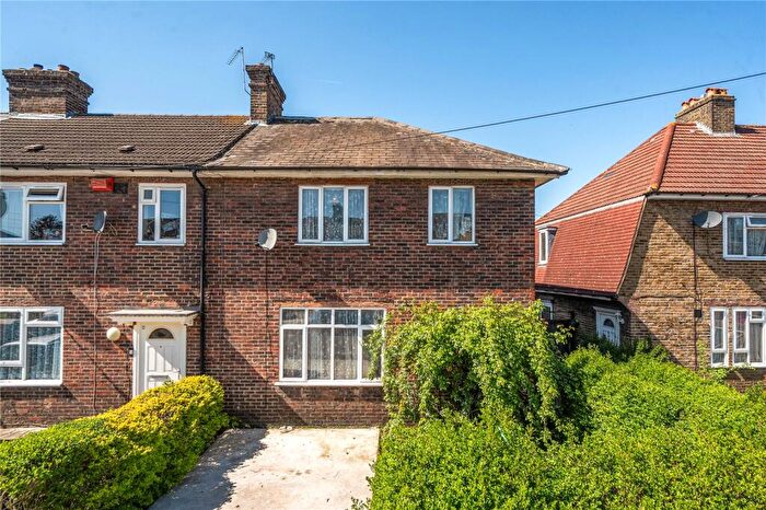 3 Bedroom Terraced House For Sale In Grangemill Road, London, SE6