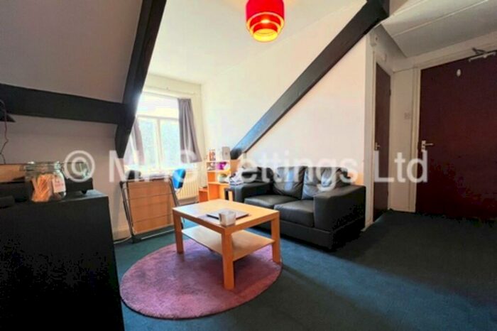 1 Bedroom Flat To Rent In Flat, Hyde Park Road, Leeds, LS6