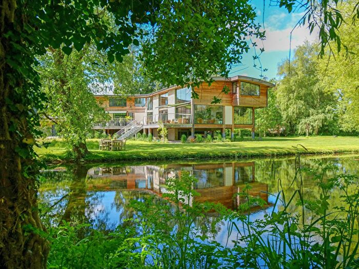 4 Bedroom Detached House For Sale In Mill Road Shiplake Henley On Thames, Oxfordshire, RG9