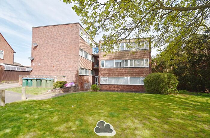 2 Bedroom Flat To Rent In Comrie Close, Coventry, CV2