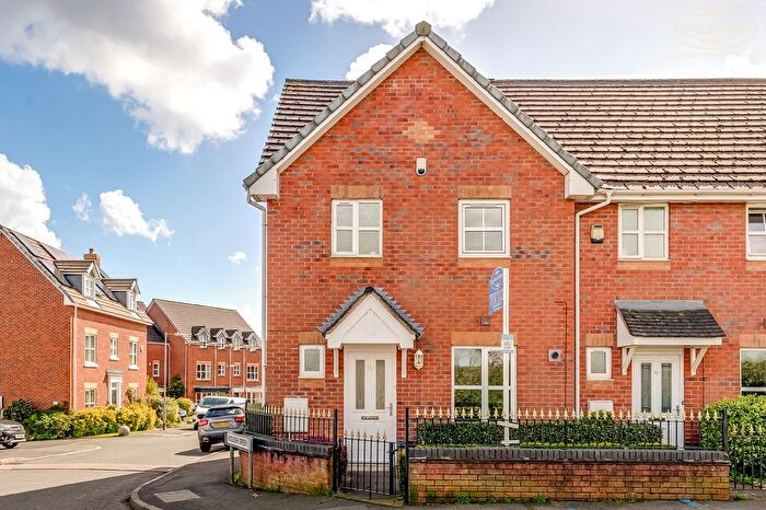 3 Bedroom Town House For Sale In St Johns Road, Lostock, Bolton, BL6