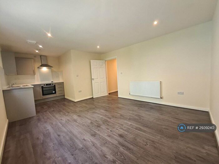 2 Bedroom Flat To Rent In Princes Street, Stockport, SK1
