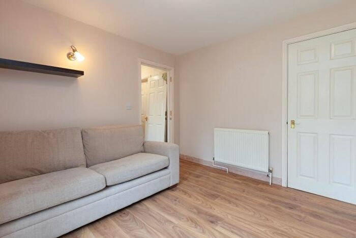 1 Bedroom Apartment To Rent In Ridley Road, Oxford, OX4