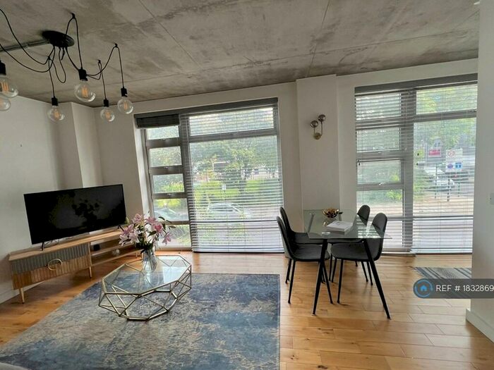 2 Bedroom Flat To Rent In Southgate Road, London, N1