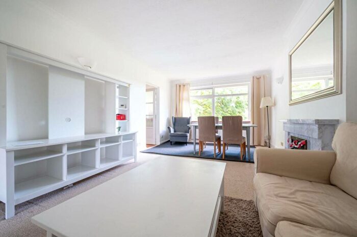 2 Bedroom Flat To Rent In Catherine Road, Surbiton, KT6