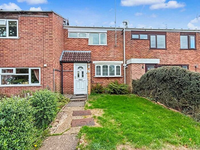 3 Bedroom Terraced House For Sale In Waveney Close, Daventry, NN11