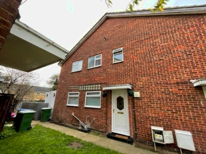 2 Bedroom Maisonette To Rent In Brompton Drive, Erith, DA8