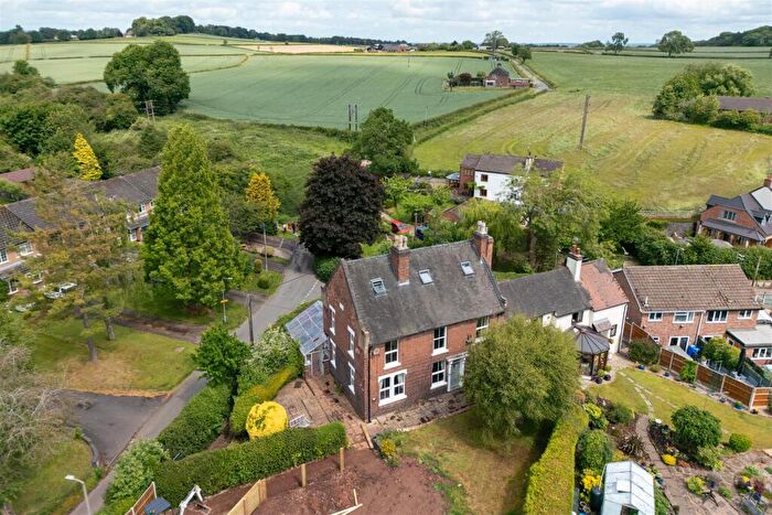 4 Bedroom Semi-Detached House For Sale In Wheatley Lane, Burton-On-Trent, DE15