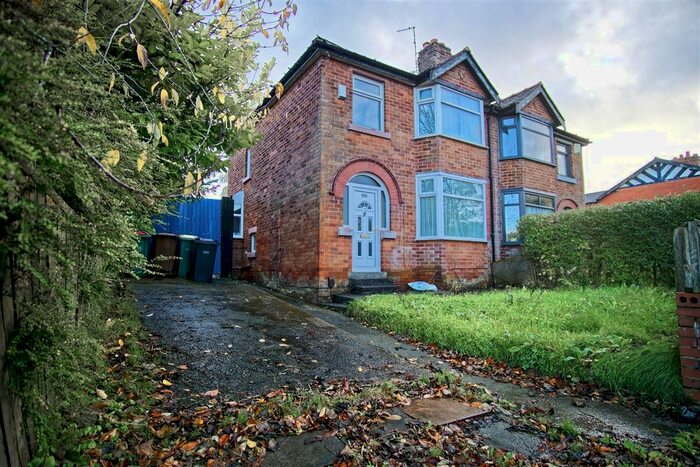 3 Bedroom Semi-Detached House To Rent In New Hall Lane, Preston, PR1
