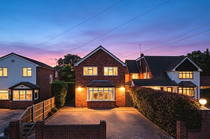 4 Bedroom Detached House For Sale In Mayfield Avenue, New Haw, Surrey, KT15