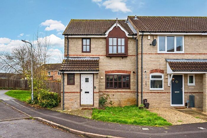 3 Bedroom End Of Terrace House For Sale In Wedmore Close, Frome, BA11