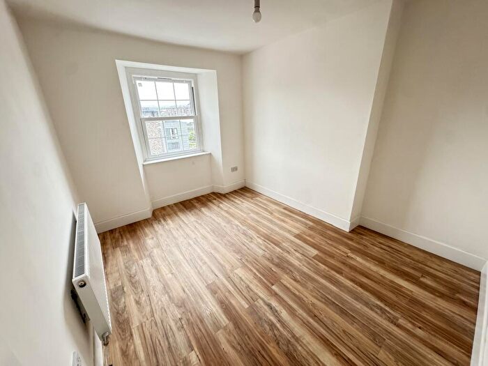 4 Bedroom Apartment To Rent In St. George's Road, BS1