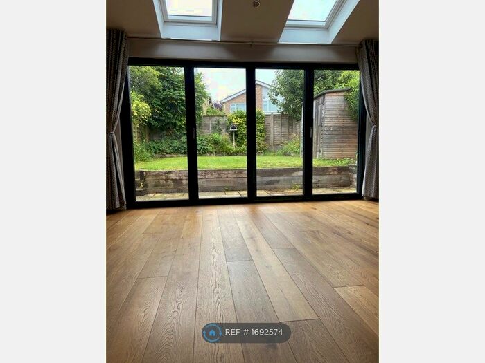 3 Bedroom Semi-Detached House To Rent In Brean Down Avenue, Bristol, BS9