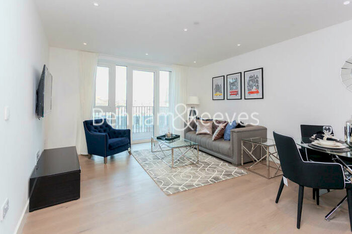 2 Bedroom Apartment To Rent In Vaughan Way, Wapping, E1W