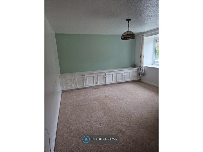 3 Bedroom Detached House To Rent In Wyndham Road, Woking, GU21