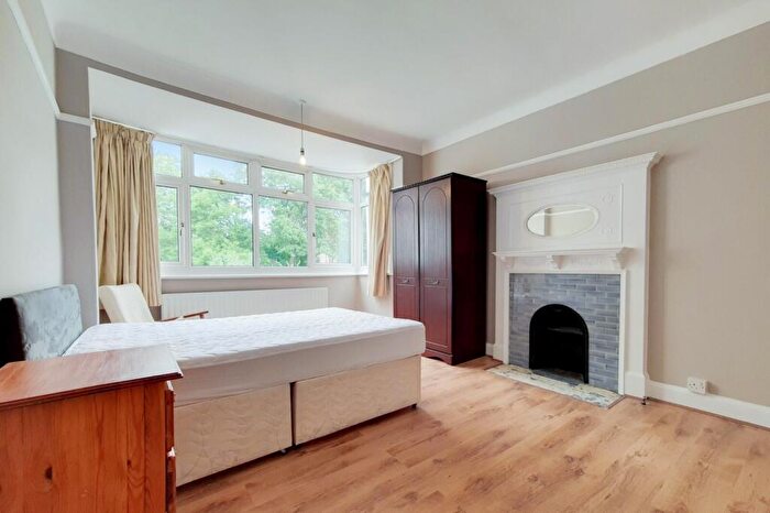 4 Bedroom Detached House To Rent In Atkins Road, London, SW12