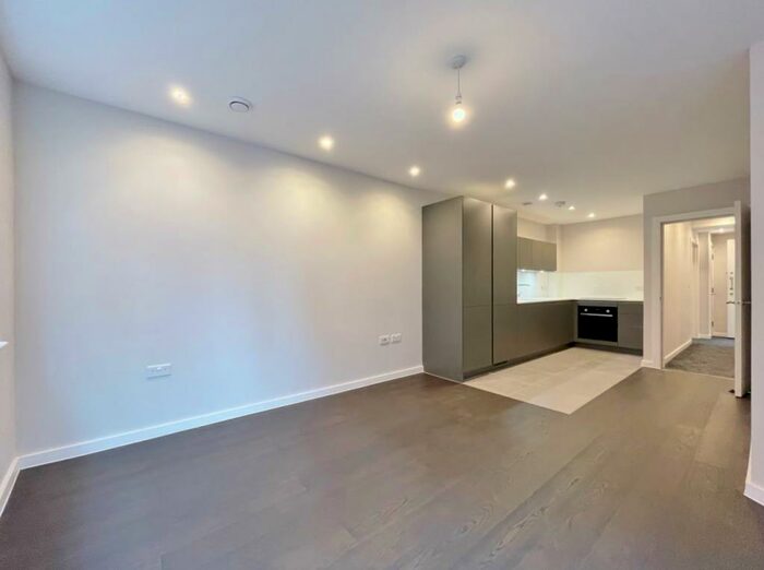 2 Bedroom House To Rent In Golders Green Road, Golders Green, NW11