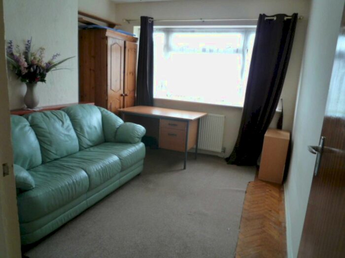 2 Bedroom Flat To Rent In Barnsdale Road, Reading RG2