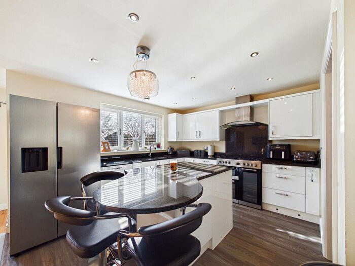 4 Bedroom Detached House For Sale In Meadowfield Rise, Stanley, Wakefield, WF3