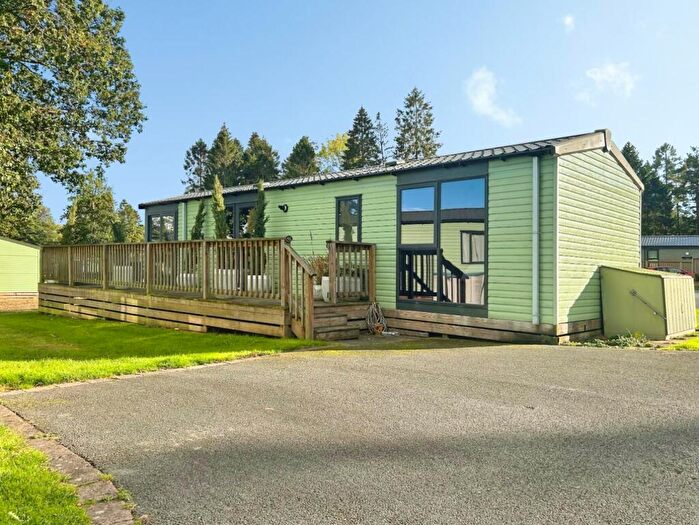 2 Bedroom Park Home For Sale In Rudding Park, Follifoot, HG3