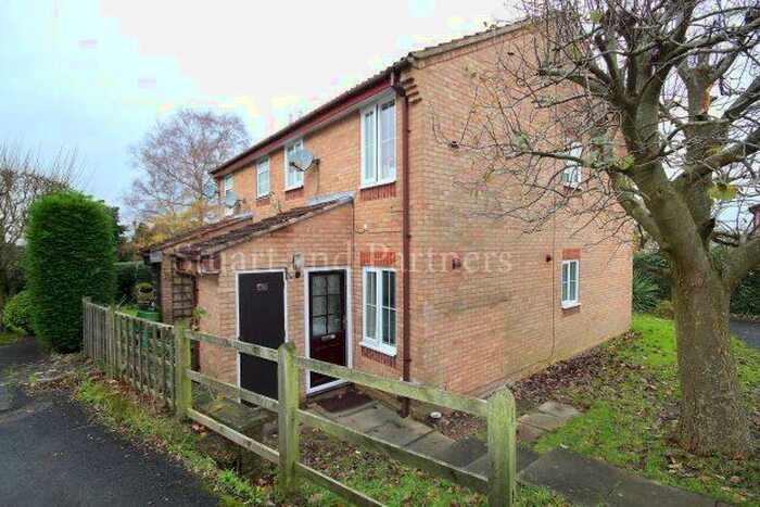 1 Bedroom Flat To Rent In Colwell Gardens, Haywards Heath, RH16