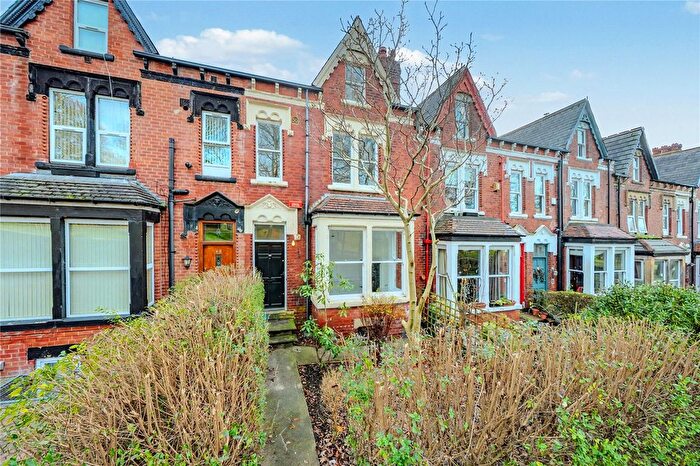5 Bedroom Terraced House For Sale In Avenue Hill, Leeds, LS8