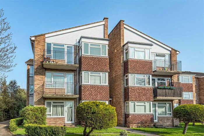 1 Bedroom Flat To Rent In Galsworthy Road, Norbiton, Kingston Upon Thames, KT2