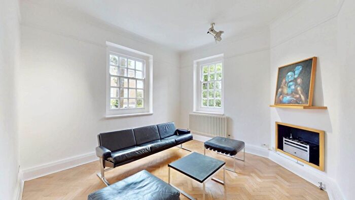 2 Bedroom Flat For Sale In The Grove, Highgate, N6