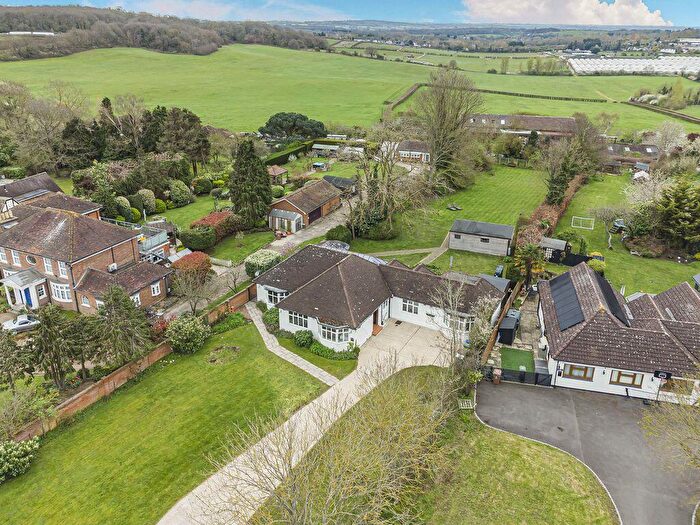 4 Bedroom Detached House For Sale In Parsonage Lane, Sidcup, DA14