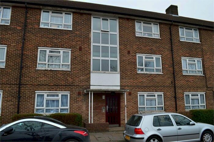 1 Bedroom Flat To Rent In Whalebone Lane South, Dagenham, RM8