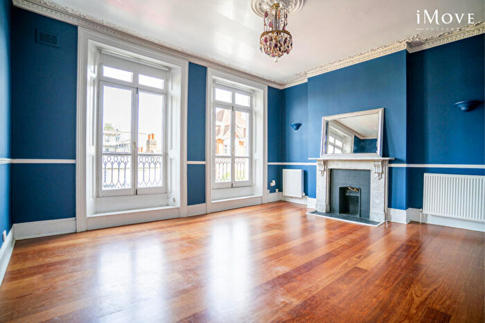 3 Bedroom Flat For Sale In Gipsy Hill, London, SE19