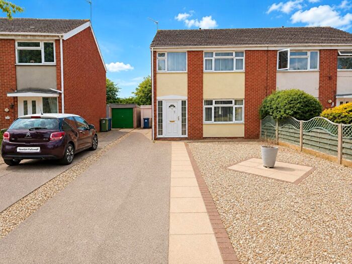 3 Bedroom Semi-Detached House For Sale In Sykes Lane, Saxilby, LN1
