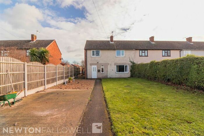 3 Bedroom End Of Terrace House For Sale In Nightingale Way, Woodbeck, Retford, DN22