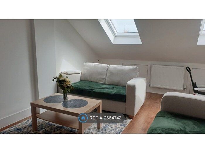 3 Bedroom Flat To Rent In Westminster Road, London, N9