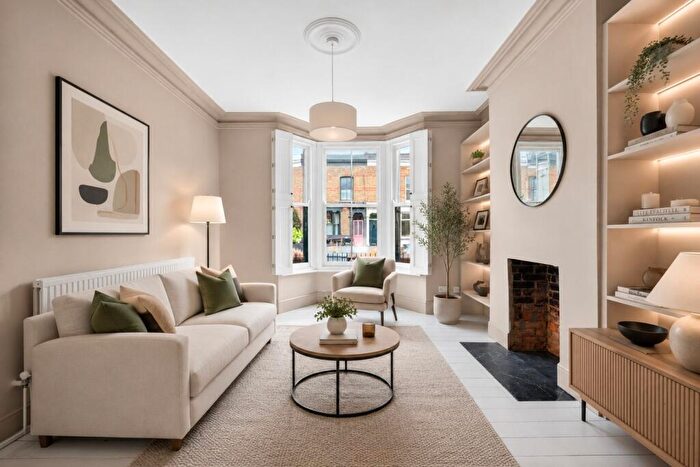 3 Bedroom Terraced House To Rent In Elderfield Road, Leabridge, E5