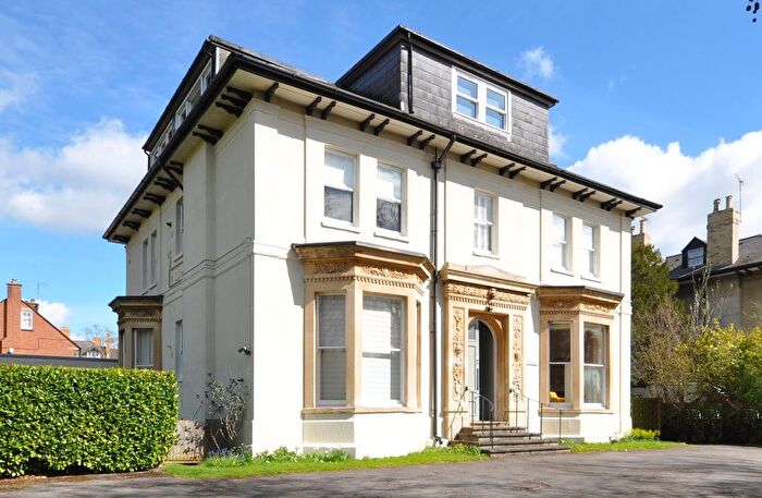 2 Bedroom Flat For Sale In Queens Road, Cheltenham, GL50