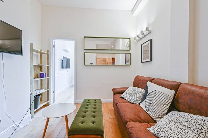 2 Bedroom Flat To Rent In Shelton Street, Covent Garden, London, WC2H