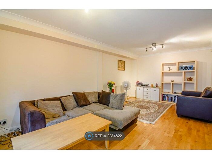 1 Bedroom Flat To Rent In Carraway Heights, London, E14